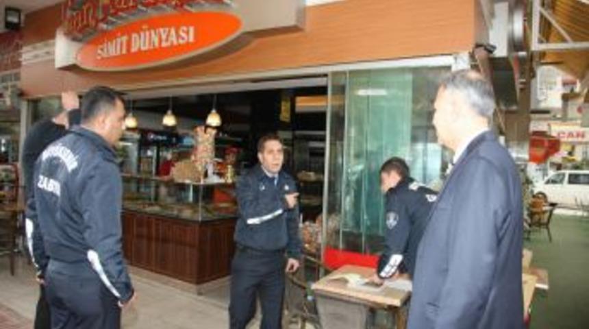 Zabıta ekipleri kaldırım işgallerine izin vermiyor