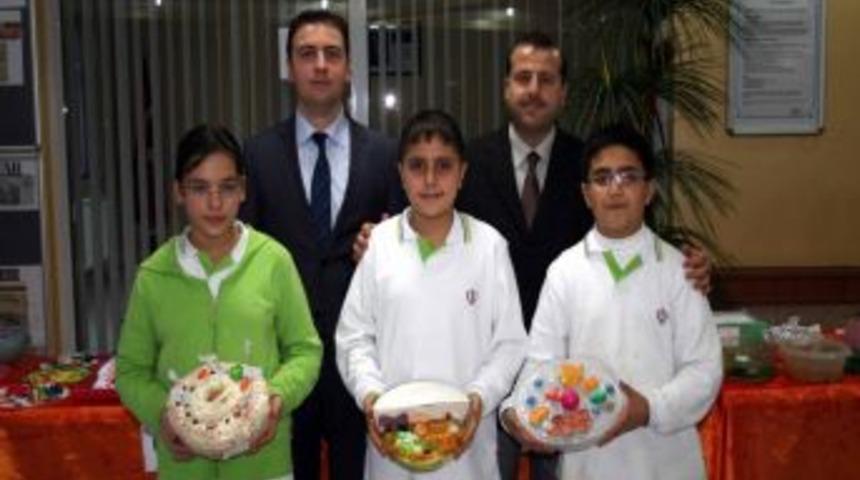 &Ouml;ğrenciler yarışmada aldıkları &ouml;d&uuml;lleri depremzede arkadaşlarına g&ouml;nderdi