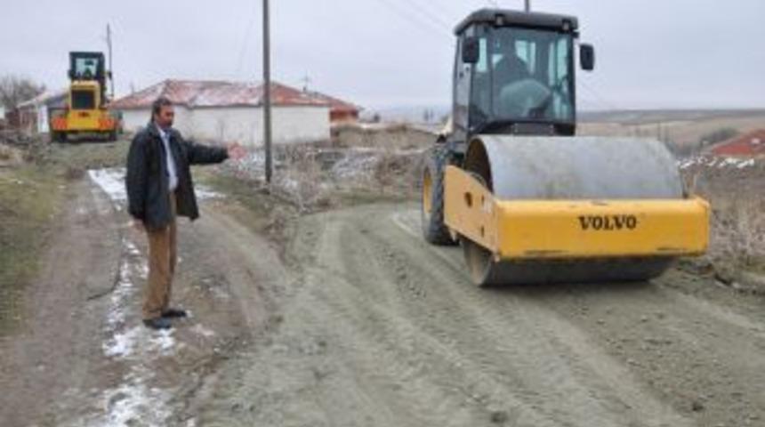 200 yıllık k&ouml;y&uuml;n yol sevinci