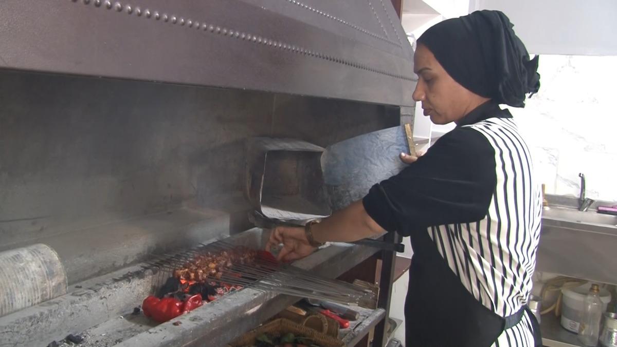 Ciğer kebabında ezber bozdular! Kadın ustaları görenler şaşkınlığını gizleyemiyor 3