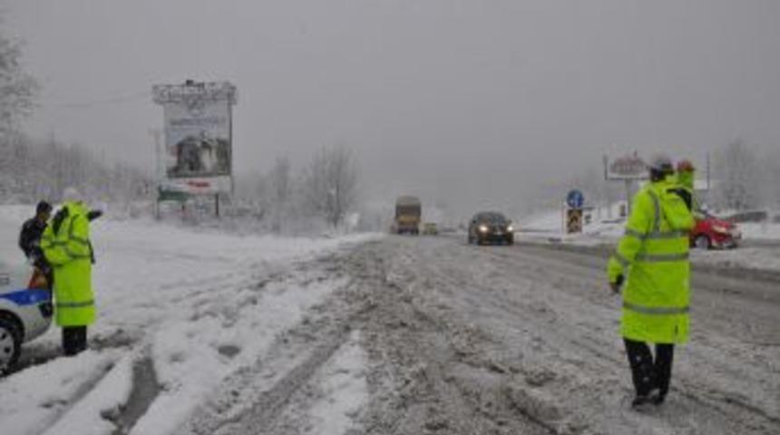 Kar ve sis ulaşımı zorlaştırdı
