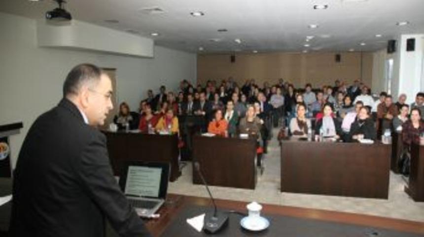 Eğitim seminerinde yenilik&ccedil;i d&uuml;ş&uuml;nce ve sorun y&ouml;netimi ele alındı