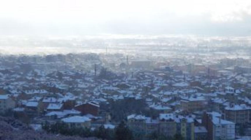 Tavşanlı&rsquo;da yılın ilk karı toprağa d&uuml;şt&uuml;