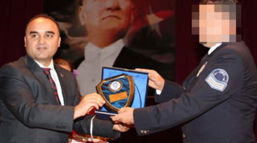 Yılın polisine zimmet su&ccedil;laması