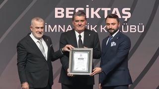 Son dakika: Beşiktaş Kul&uuml;b&uuml;nde mazbata t&ouml;reni yapıldı