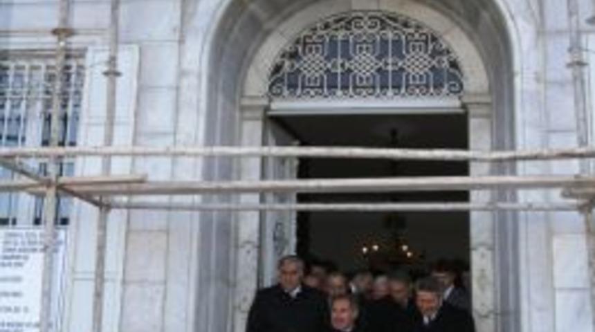 G&uuml;nay, Bağış'a saldırıyı protesto i&ccedil;in Ege &Uuml;niversitesi programını iptal etti