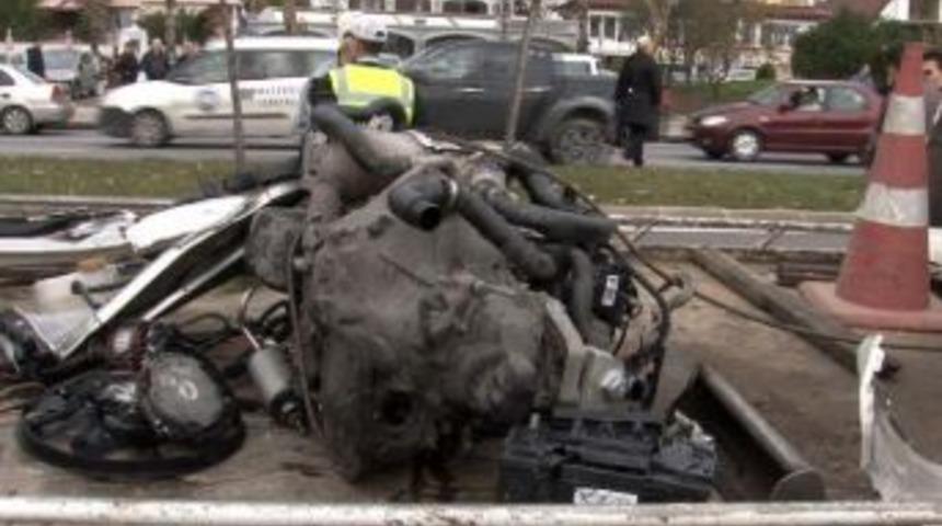 Karşı şeride ge&ccedil;en otomobil cip ile &ccedil;arpıştı: 1 &ouml;l&uuml;