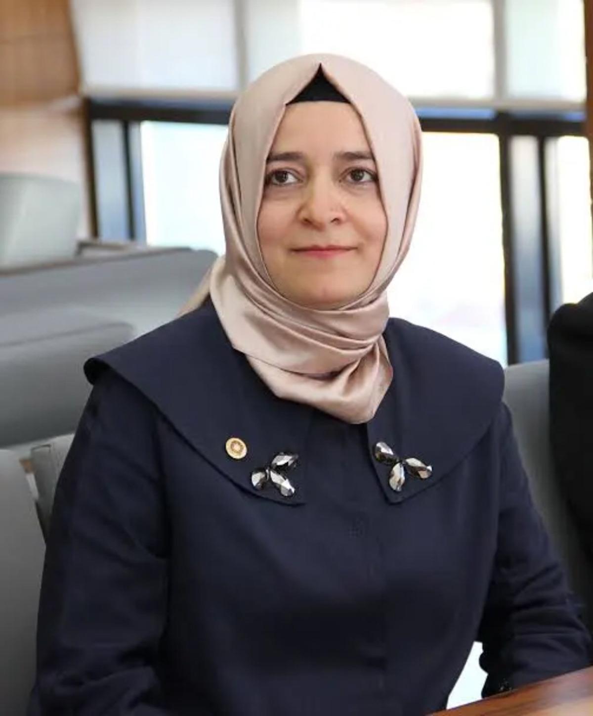 Fon soruşturması kapsamında ifade veren Fatma Bet&uuml;l Sayan Kaya ve eşi İlyas Kaya adliyeden ayrıldı 2