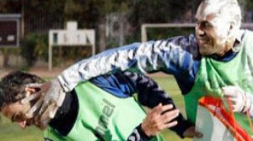 Nobre'ye yumurtalı doğum g&uuml;n&uuml; kutlaması