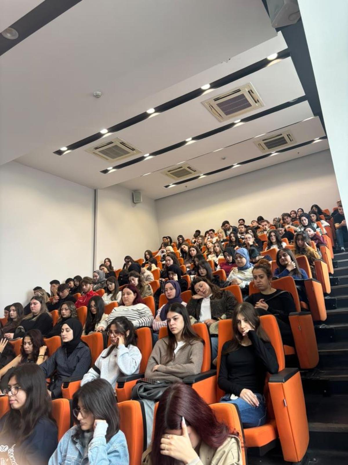 Mısırlı aktivist Nada Alfy Thabet Trabzon da &ouml;ğrencilerle buluştu 3