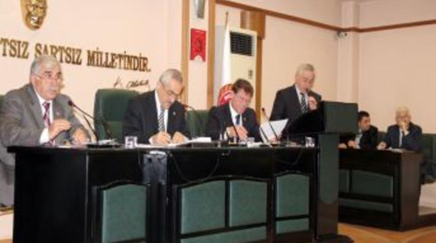 Meclis toplantısında daire başkanlarının b&uuml;t&ccedil;esi g&ouml;r&uuml;ş&uuml;ld&uuml;