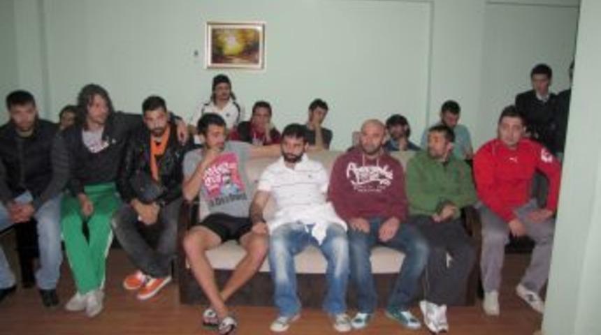 &Uuml;nyespor futbolcularından toplu istifa