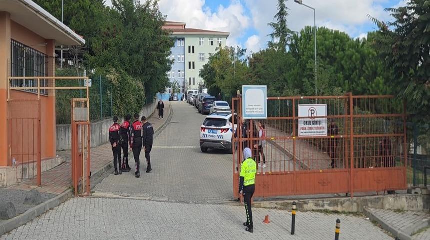 Başakşehir'de 1 &ouml;ğrencinin hayatını kaybettiği okuldaki kavgaya ilişkin 3 kişi tutuklandı