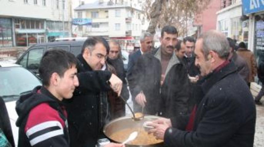Aziziye Belediyesi&rsquo;nden aşure ikramı