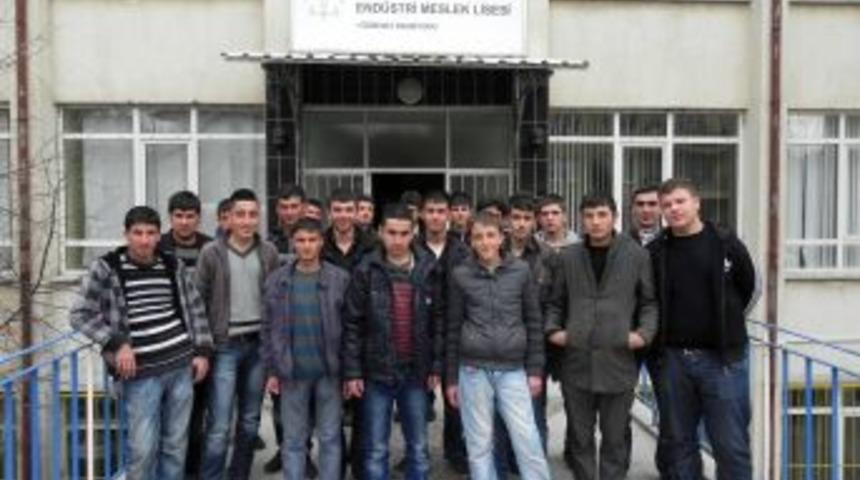 Vanlı 30 &ouml;ğrenci eğitimini Tavşanlı&rsquo;da s&uuml;rd&uuml;recek