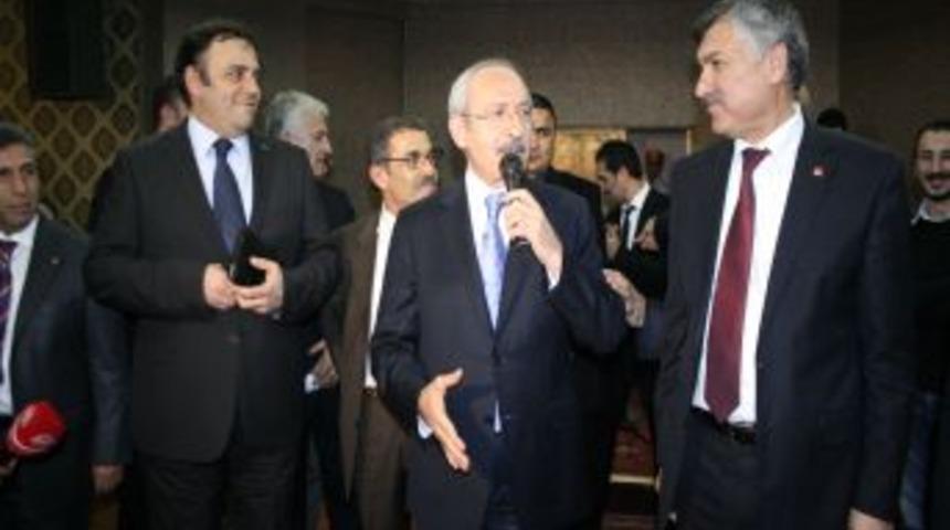 Kılı&ccedil;daroğlu, Adana'da oda başkanlarıyla buluştu