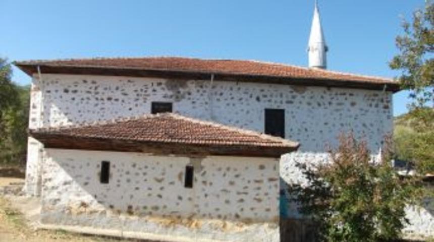 Tarihi K&uuml;re-i Hadid Camii'nin restorasyonuna başlandı