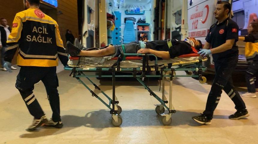 İneg&ouml;l&rsquo;de motosiklet otomobille &ccedil;arpıştı: 2 kişi yaralandı