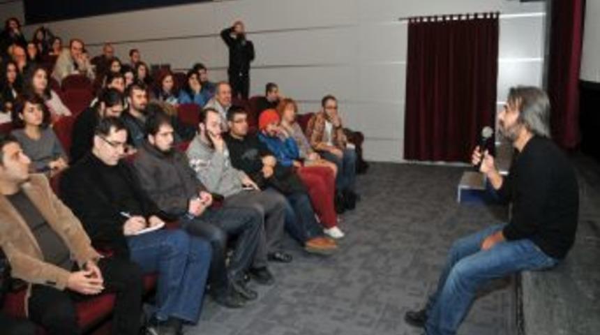 Demirkubuz, sinema severlerle buluştu