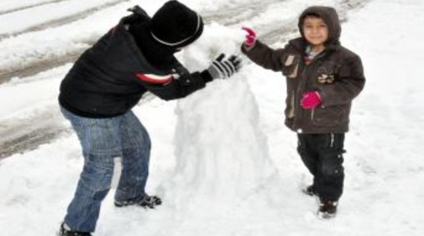 Malatya'da mevsimin ilk karı yağdı
