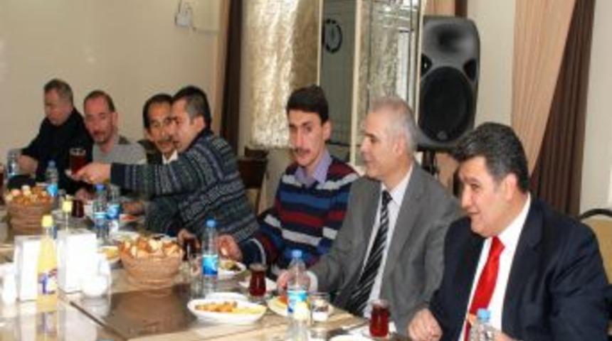 Karslılar, Emniyet Müdürü Zeybek'i uğurladı