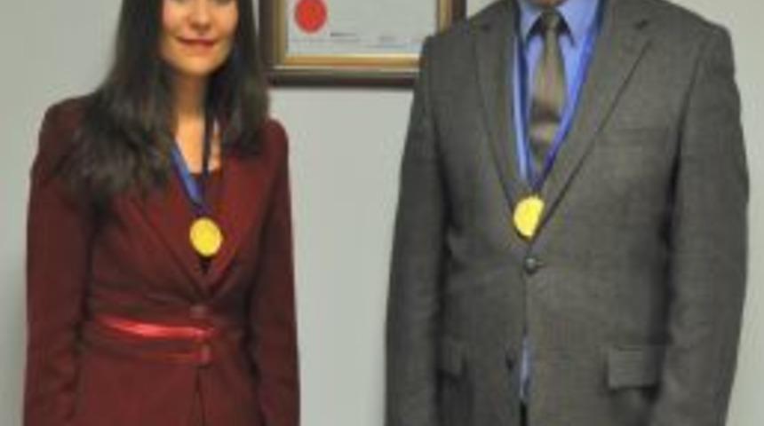 İzmir Üniversitesi Rektörü Erciyeş’e uluslararası ödül