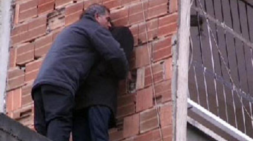 &Ouml;l&uuml;m&uuml;n eşiğinden babası aldı