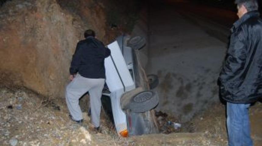 Takla atan ara&ccedil;tan sağ &ccedil;ıktılar