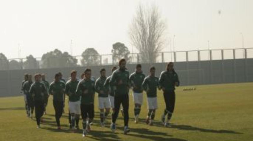 Bursaspor, Fenerbah&ccedil;e ma&ccedil;ına kilitlendi