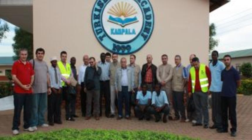 Yardımlar Ugandalı Bakanı etkiledi: İnsanlık adına yaptıklarınızı g&ouml;rmek harika