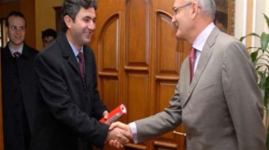 Gen&ccedil;lik ve Spor Bakanlığı m&uuml;şavirleri, Başkan Yılmaz ile g&ouml;r&uuml;şt&uuml;