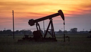 Brent petrol&uuml;n varili 102,73 dolardan işlem g&ouml;r&uuml;yor
