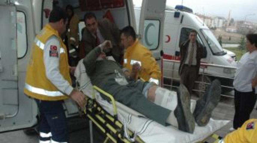 Kırşehir'de sis zincirleme kazaya yol a&ccedil;tı: 1&rsquo;i ağır 9 yaralı