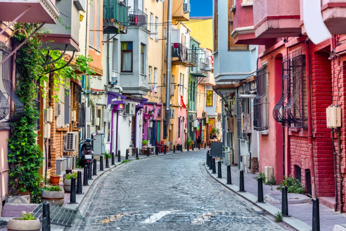 İstanbul un ziyaretçi akınına uğrayan 5 semti belli oldu: Adım atacak yer kalmıyor 5