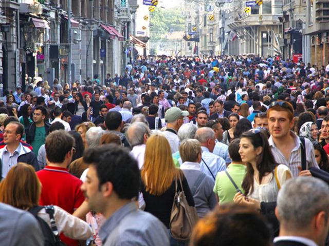 İstanbul'un ziyaret&ccedil;i akınına uğrayan 5 semti belli oldu: Adım atacak yer kalmıyor