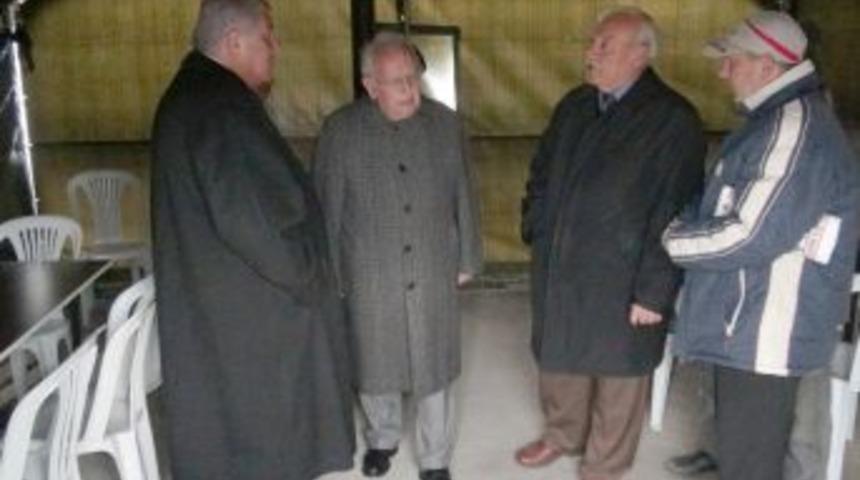 Cindoruk'tan Ergenekon ve Balyoz sanıklarının yakınlarına ziyaret