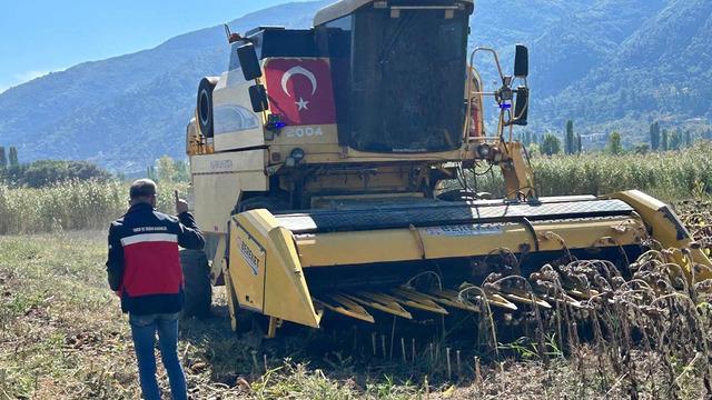 Simav’da Yüzde 75 hibeli ayçiçeğinde hasat kontrolü