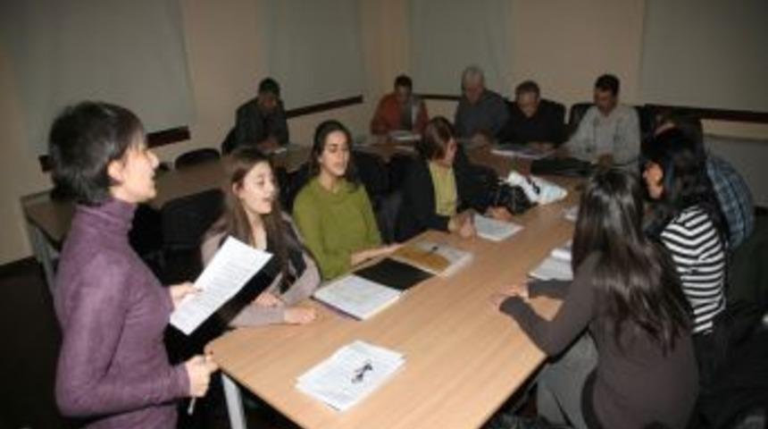 Adana B&uuml;y&uuml;kşehir Belediyesi&rsquo;nden 'solfej' ve 'makam' dersi