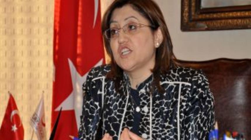 Bakan Şahin: İzmir'deki kadına şiddet olayı kabul edilemez