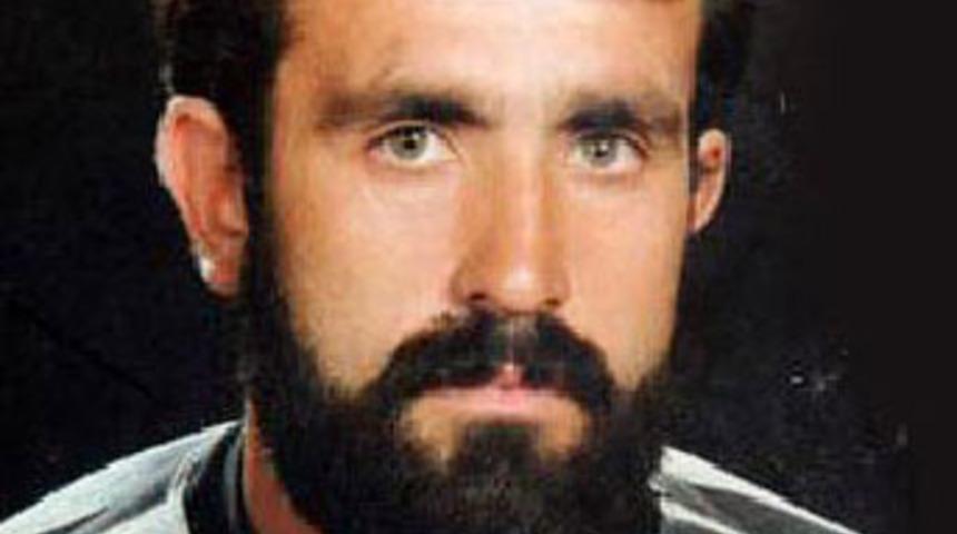 Babasını parçaladığı evde açlıktan öldü