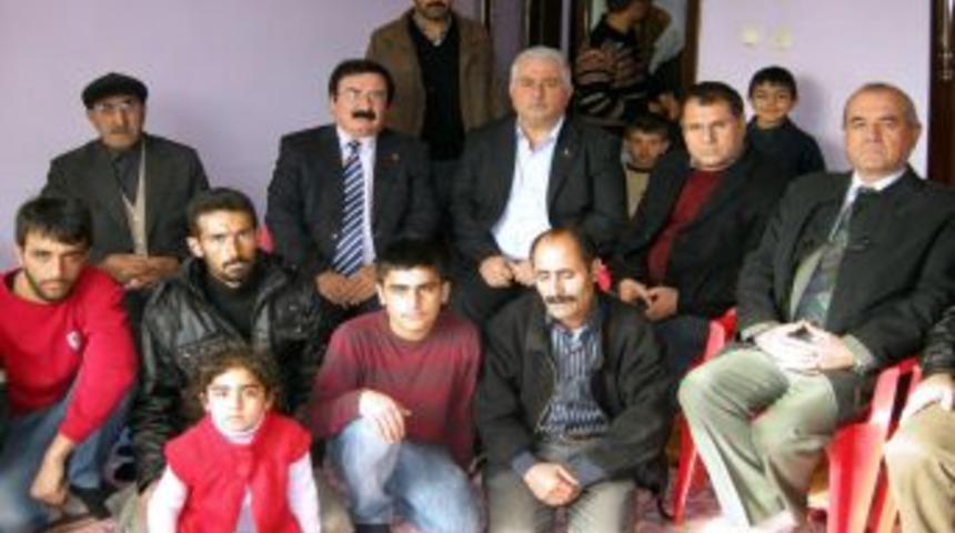 &Uuml;&ccedil; katlı evini depremzedelere a&ccedil;tı