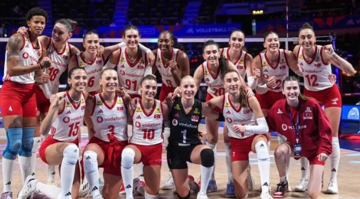 Rahmi Ko&ccedil; tan Filenin Sultanları na para &ouml;d&uuml;l&uuml;! Jest yapıp, Telezz&uuml;z lokantasında ağırladı 2