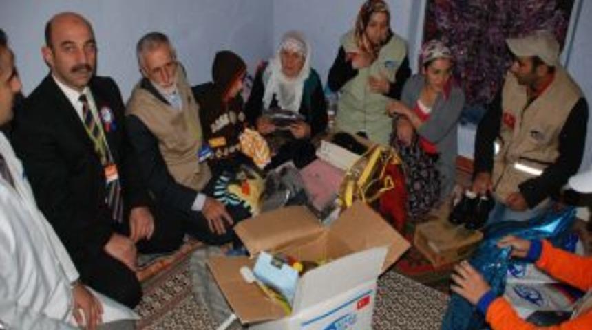 Kimse Yok Mu g&ouml;n&uuml;ll&uuml;leri, Kurbanda 240 bin ailenin kapısını &ccedil;aldı