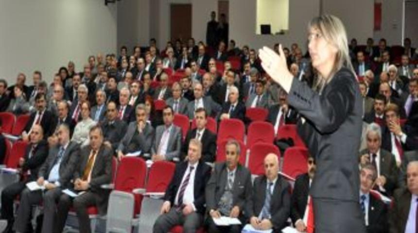 Orta&ouml;ğretim m&uuml;d&uuml;rlerine moral ve motivasyon