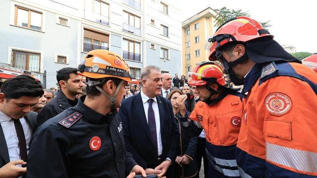 Maltepe'de çöken binanın ardından İBB Başkanvekili Nuri Aslan'dan vatandaşlara çağrı: Gerekli önlemleri almak zorundayız
