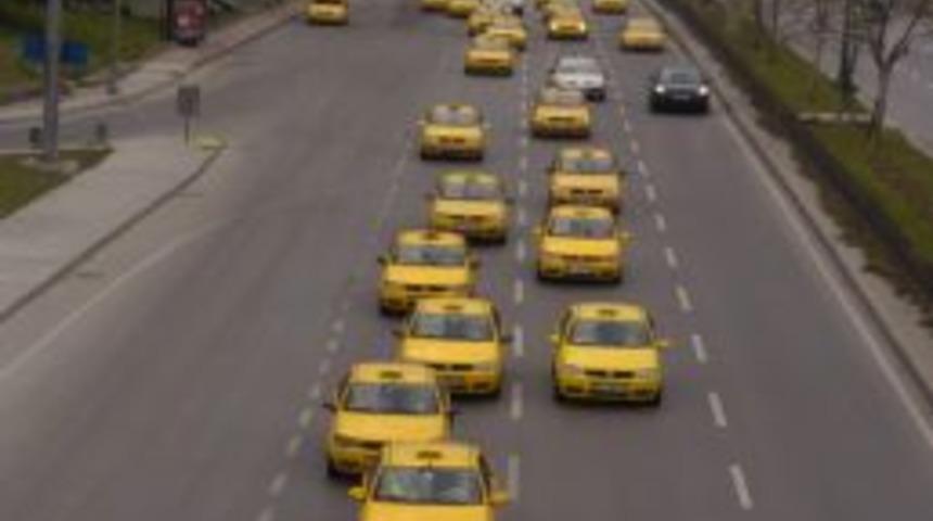 Taksiciler, Başbakan Erdoğan'a ge&ccedil;miş olsun ziyaretine gitti