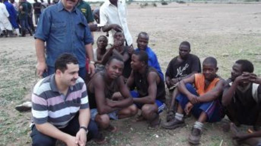 İşadamları kurbanı Afrika&rsquo;da kesmekten mutlu