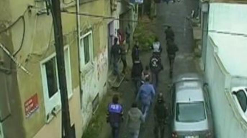 Uyuşturucu operasyonu polis kamerasında