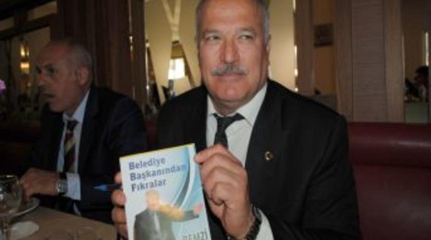 Belkıs Belediye Başkanı Yıldız, biriktirdiği fıkralarını kitaplaştırdı