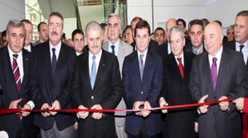 İzmir'e i&ccedil; hatlar terminali 24 ay yerine 20 ayda bitirilecek